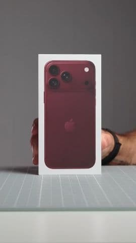iPhone 18 pro max Burgundy